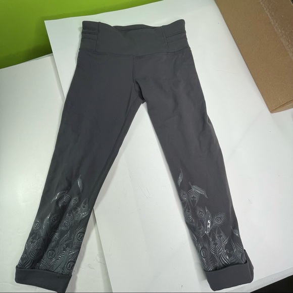 Lululemon Athletica Womens Size 4 Black Stretch Leggings Pants - Picture 3 of 7